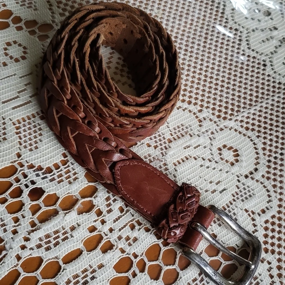 Breided 100% brown leather unisex